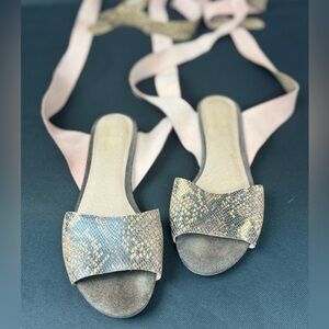 Faryl Robin Free People April Wrap Flat
Animal Print Leather Tie Sandals Sz 8